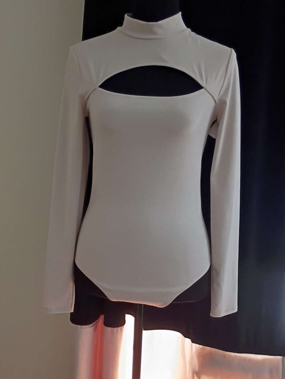 Abercrombie & Fitch Cream Long-Sleeve Cutout Bodysuit